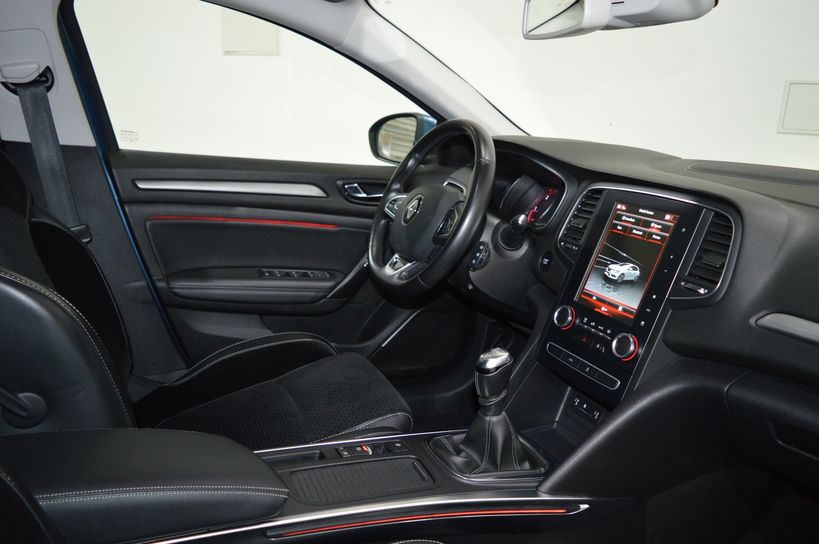 RENAULT MEGANE IV BERLINE 2018 - Photo n°23