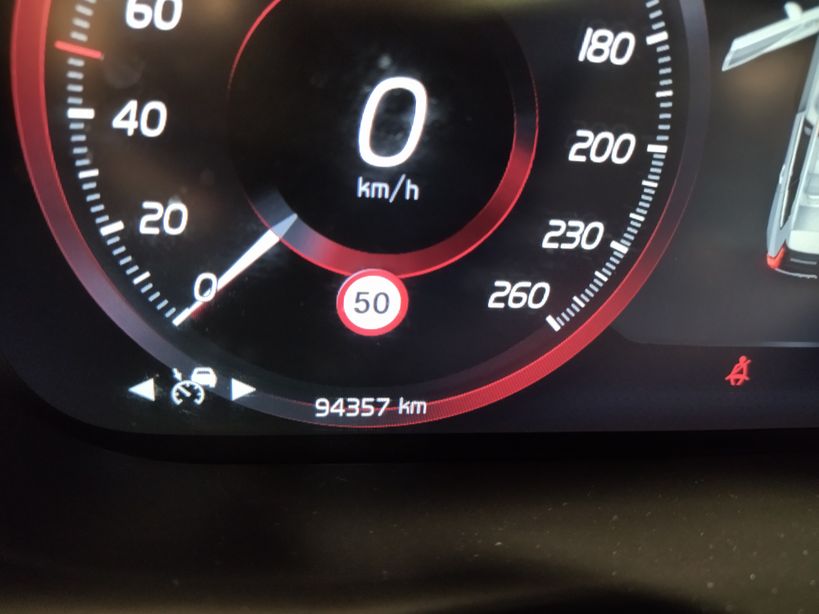 VOLVO XC60 2018 - Photo n°1