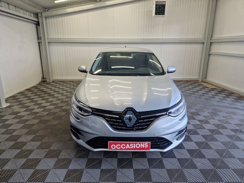 RENAULT MEGANE IV BERLINE 2023 - Photo n°3