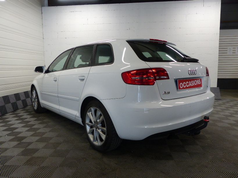 AUDI A3 SPORTBACK 2010 - Photo n°5