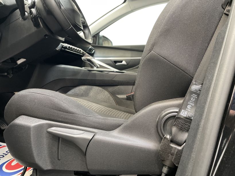 PEUGEOT 3008 BUSINESS 2020 - Photo n°38