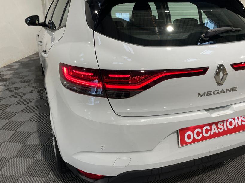 RENAULT MEGANE IV BERLINE 2022 - Photo n°8