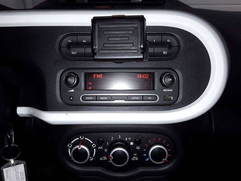RENAULT TWINGO III 2017 - Photo n°5