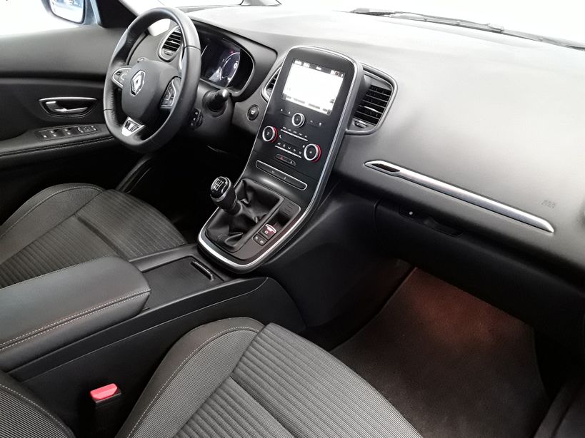 RENAULT GRAND SCENIC IV 2019 - Photo n°9