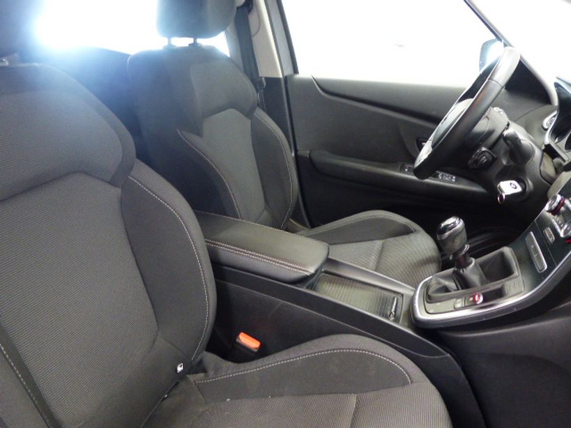 RENAULT SCENIC IV 2019 - Photo n°6