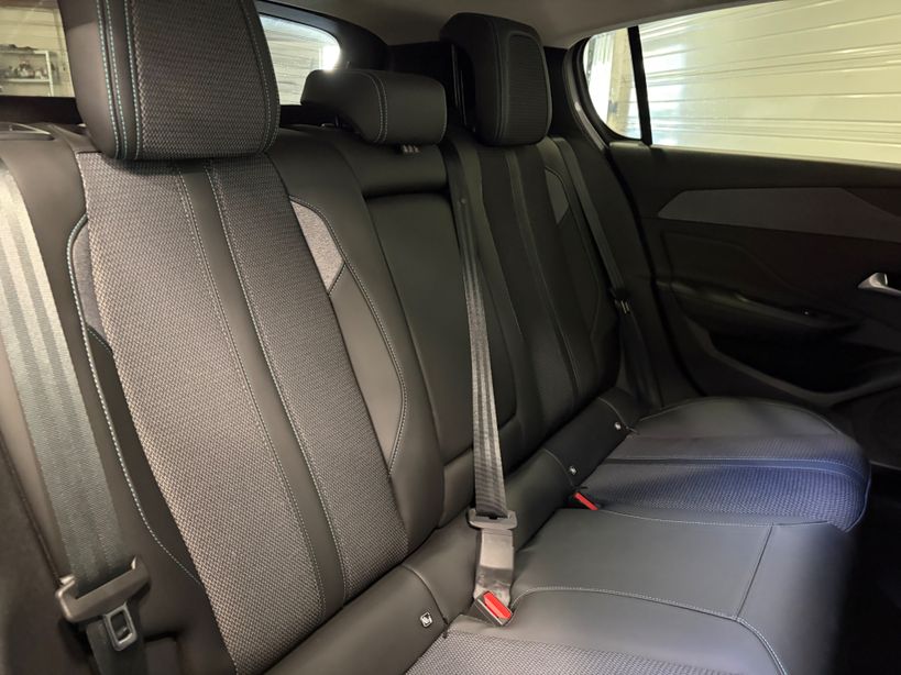 PEUGEOT 308 2023 - Photo n°12