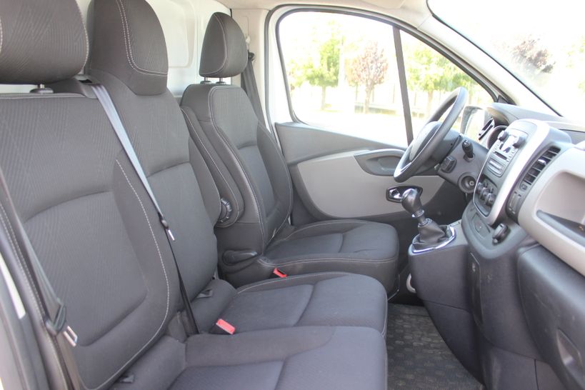 RENAULT TRAFIC III FG 2016 - Photo n°19