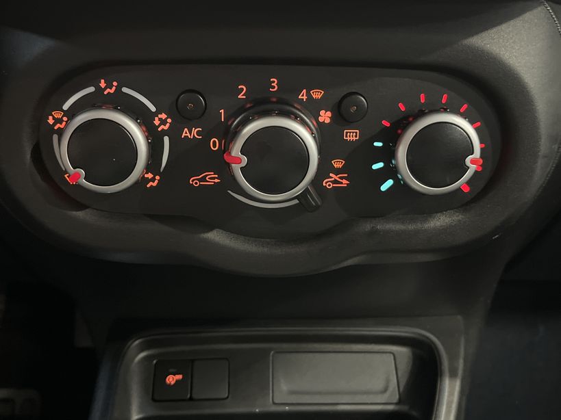 RENAULT TWINGO III 2020 - Photo n°15