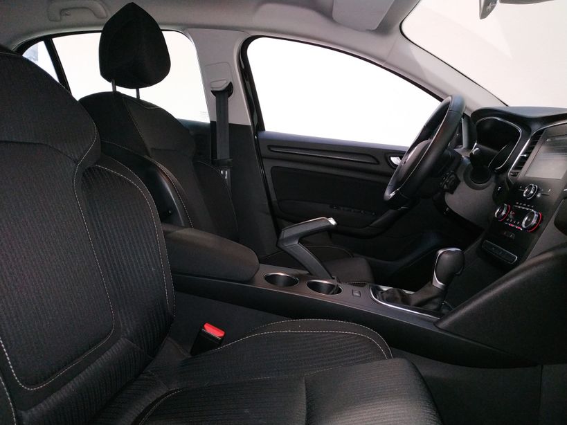 RENAULT MEGANE IV BERLINE BUSINESS 2019 - Photo n°10