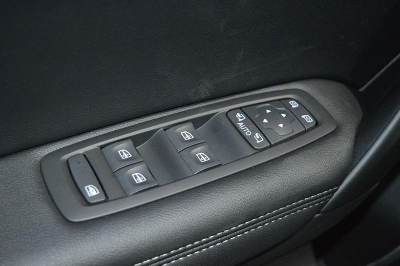 RENAULT MEGANE IV BERLINE BUSINESS 2019 - Photo n°16