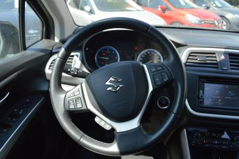 SUZUKI SX4 S-CROSS 2015 - Photo n°608