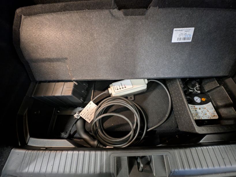 RENAULT CAPTUR 2023 - Photo n°8