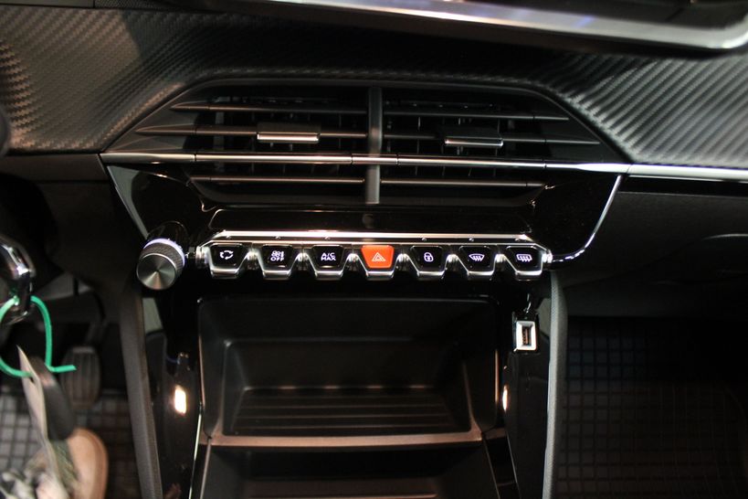 PEUGEOT 208 2022 - Photo n°12