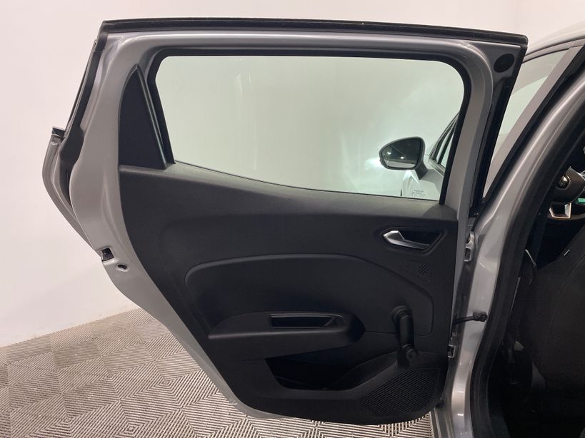 RENAULT CLIO V 2021 - Photo n°34