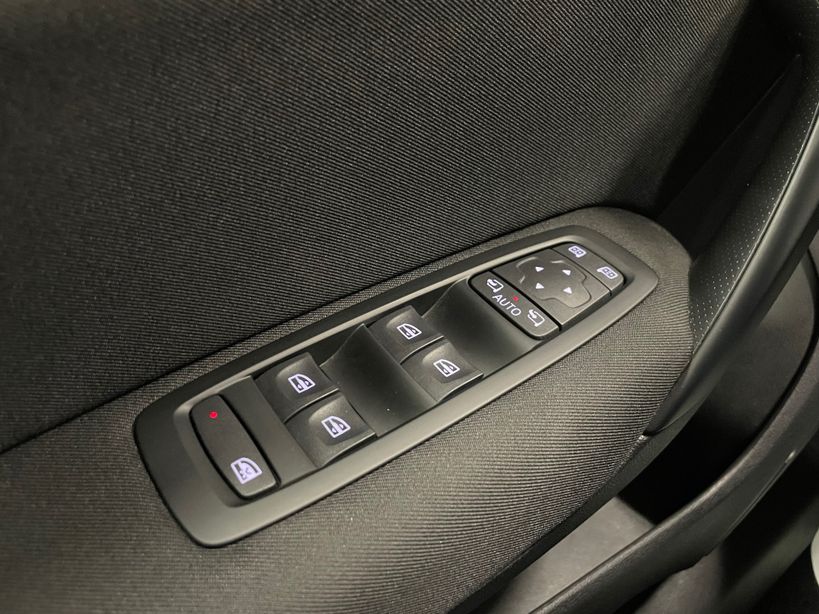 RENAULT MEGANE IV ESTATE 2022 - Photo n°16