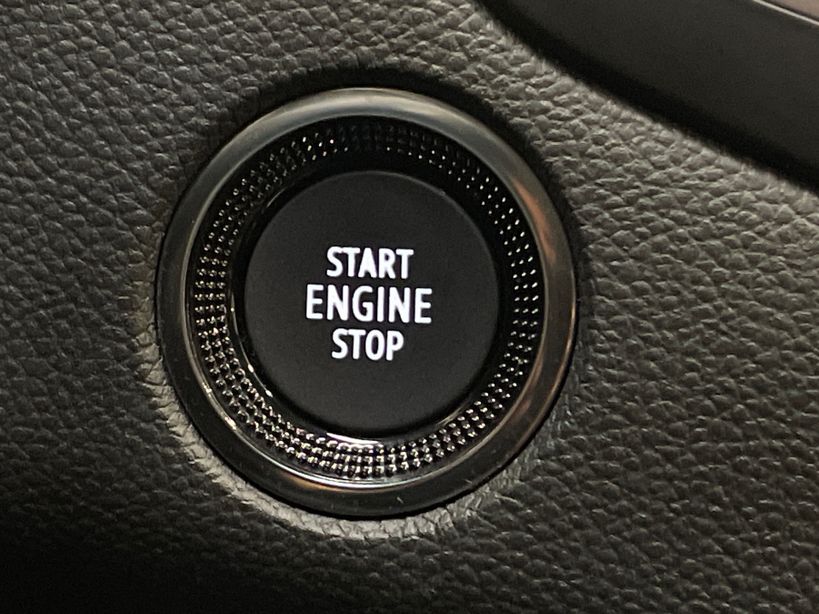 RENAULT MEGANE IV BERLINE 2023 - Photo n°31