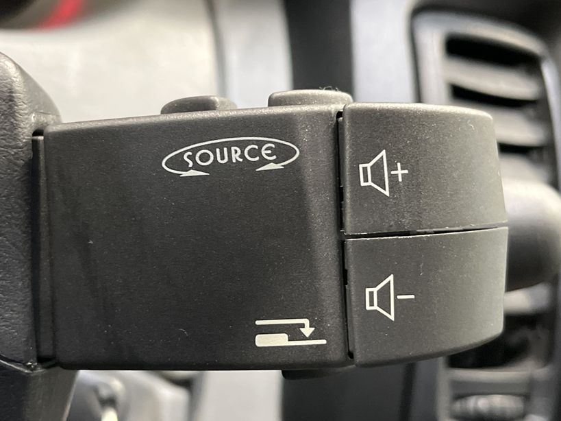 RENAULT TRAFIC FOURGON 2010 - Photo n°21
