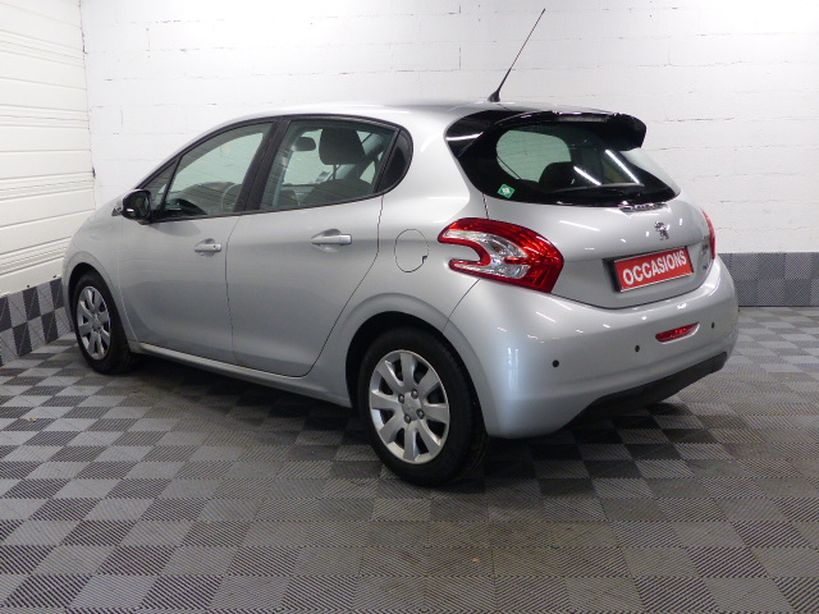 PEUGEOT 208 2013 - Photo n°5