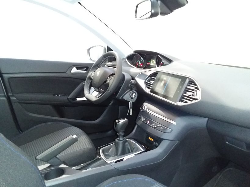 PEUGEOT 308 SW 2021 - Photo n°8