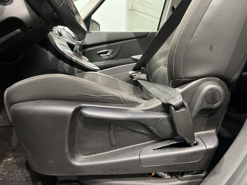 RENAULT GRAND SCENIC IV 2017 - Photo n°36