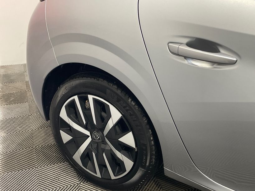 PEUGEOT 208 2025 - Photo n°6