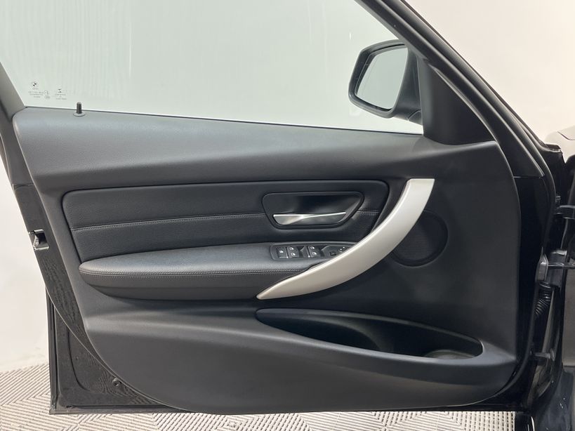 BMW SERIE 3 F30 LCI 2017 - Photo n°32