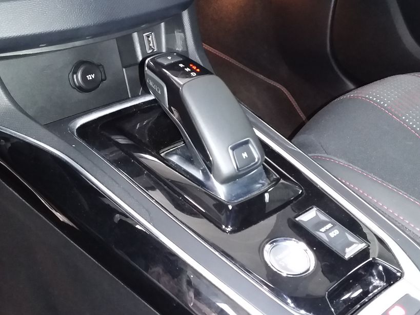 PEUGEOT 308 2019 - Photo n°15