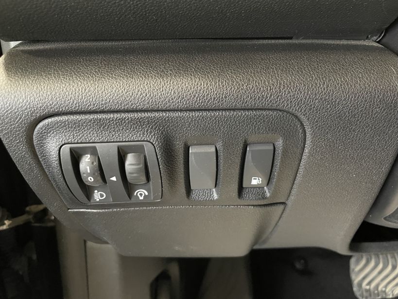 RENAULT MEGANE IV BERLINE 2021 - Photo n°17