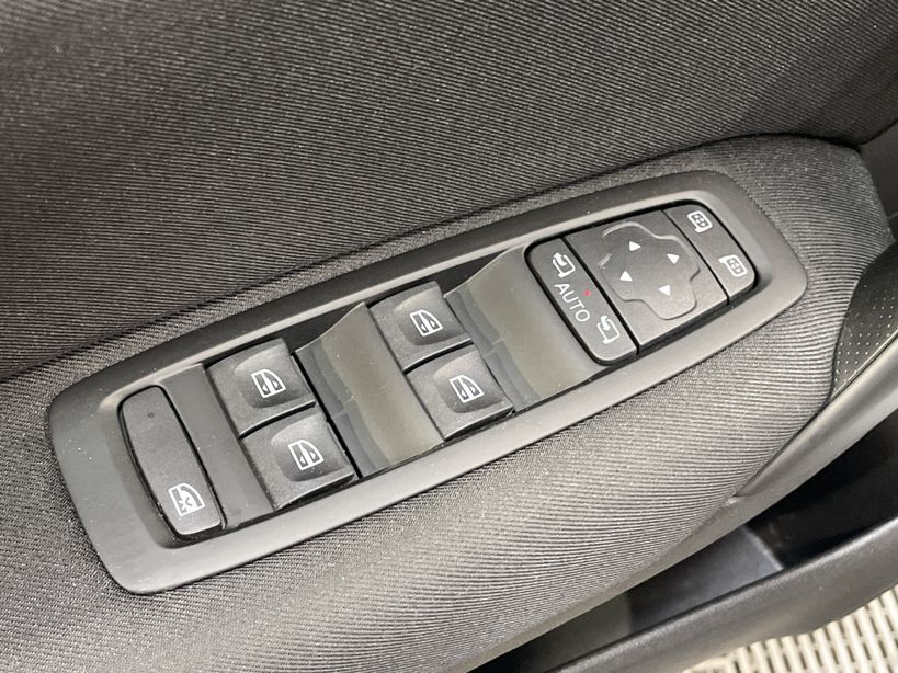 RENAULT MEGANE IV ESTATE 2021 - Photo n°34
