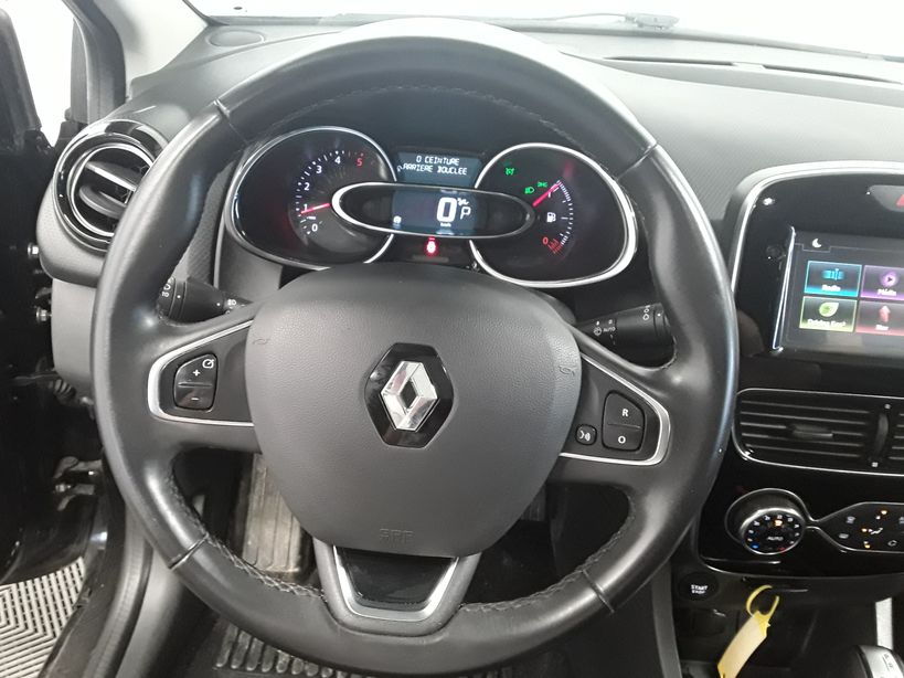 RENAULT CLIO IV ESTATE 2018 - Photo n°12