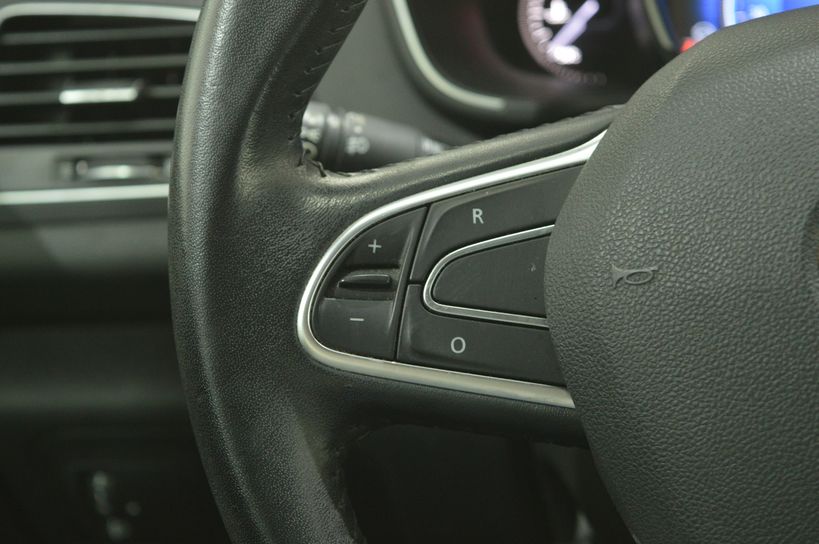 RENAULT MEGANE IV ESTATE BUSINESS 2017 - Photo n°10