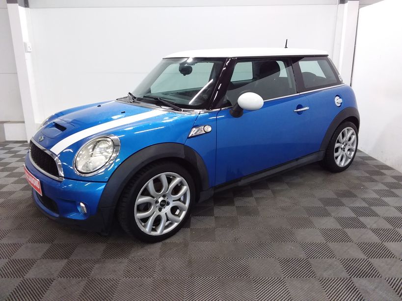 MINI HATCH R56 2010 - Photo n°1