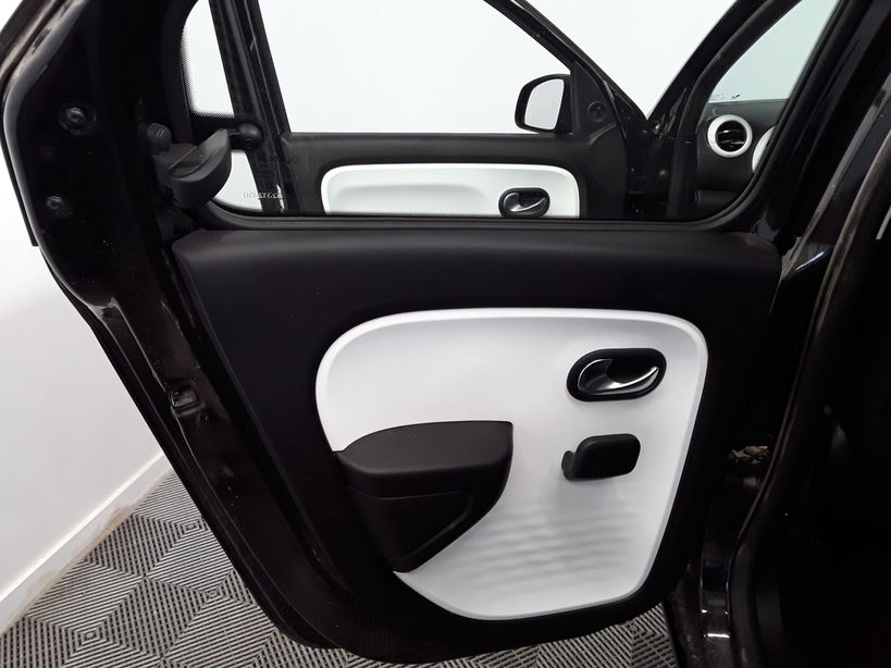 RENAULT TWINGO III 2019 - Photo n°10