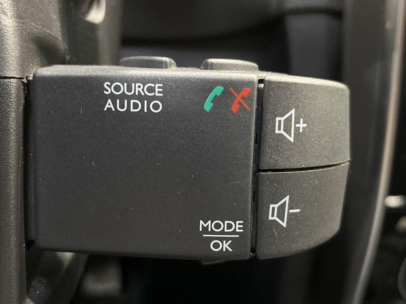 RENAULT CLIO IV 2018 - Photo n°30