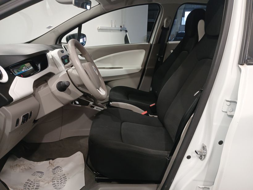 RENAULT ZOE 2017 - Photo n°11