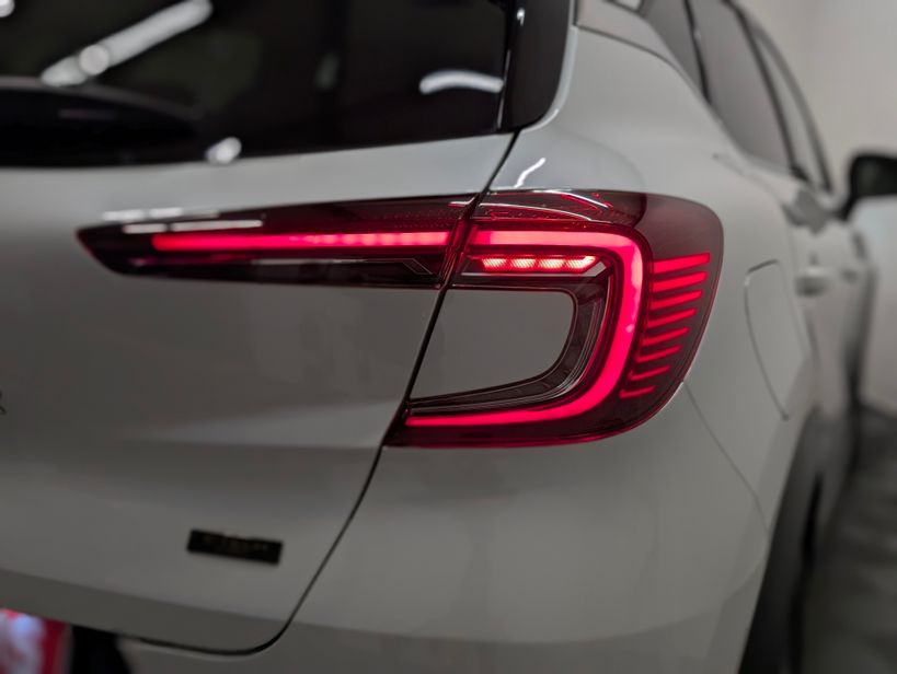 RENAULT CAPTUR 2023 - Photo n°8