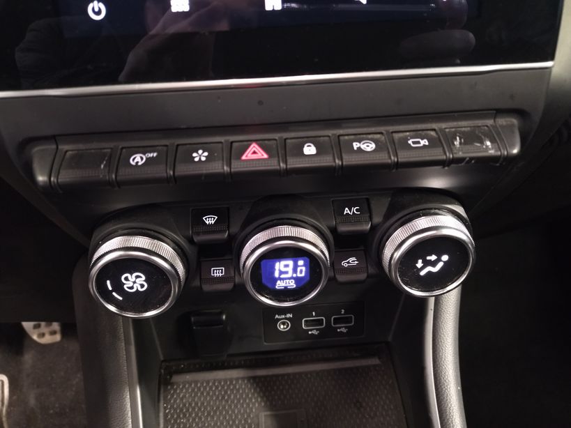 RENAULT CAPTUR 2021 - Photo n°15