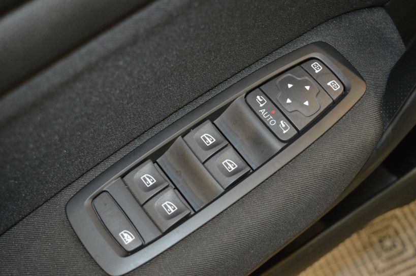 RENAULT MEGANE IV BERLINE BUSINESS 2017 - Photo n°33