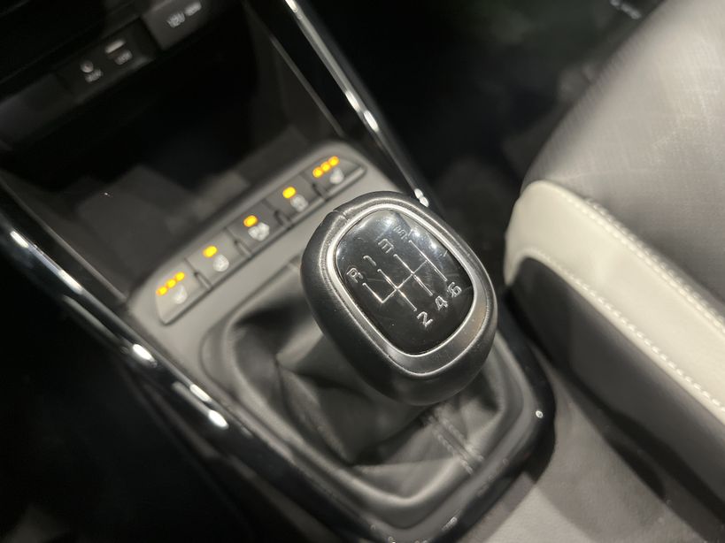 KIA STONIC 2019 - Photo n°19