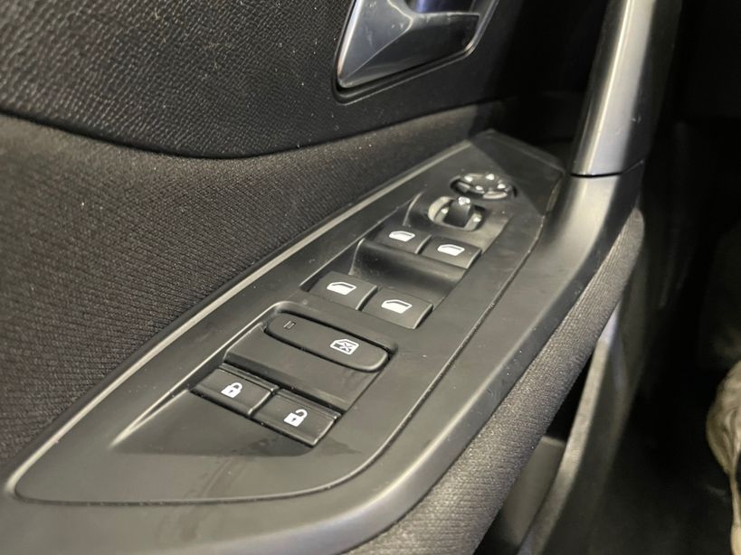 PEUGEOT 308 SW 2022 - Photo n°16