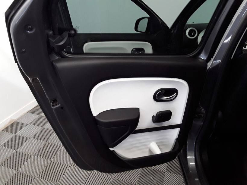 RENAULT TWINGO III 2019 - Photo n°10
