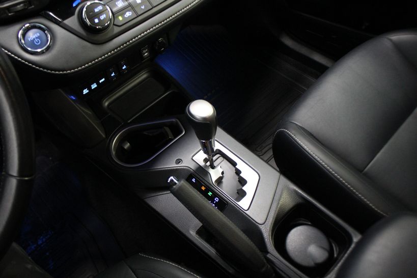 TOYOTA RAV4 HYBRIDE 2018 - Photo n°26
