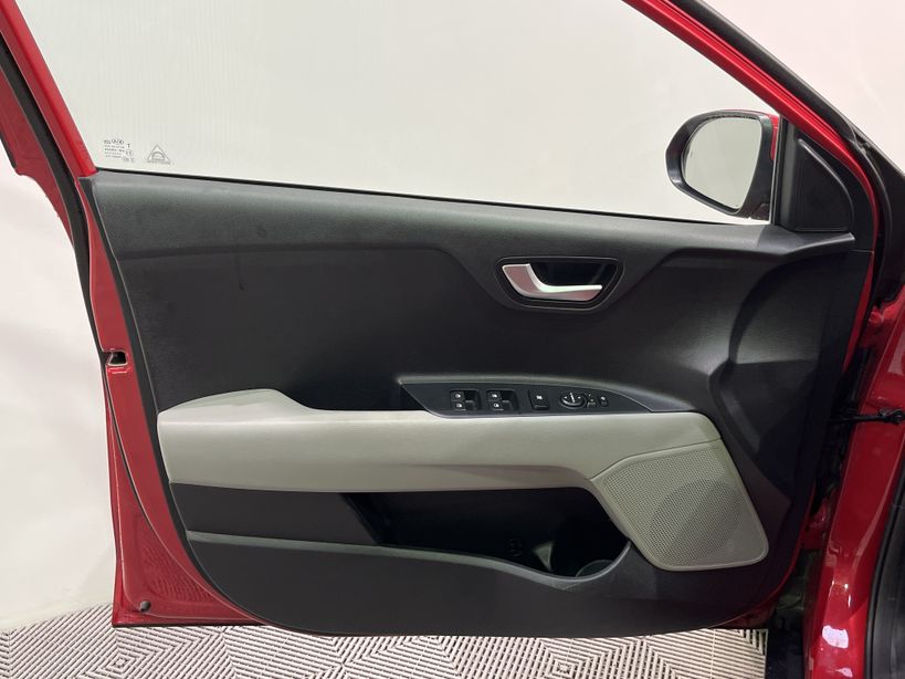 KIA STONIC 2019 - Photo n°32