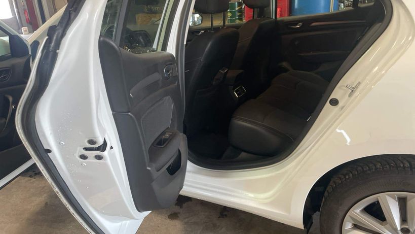 RENAULT MEGANE IV BERLINE 2021 - Photo n°12