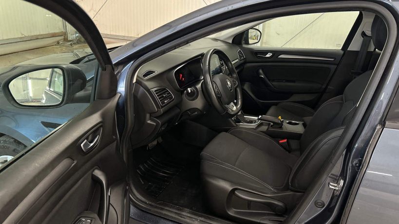 RENAULT MEGANE IV BERLINE 2022 - Photo n°9