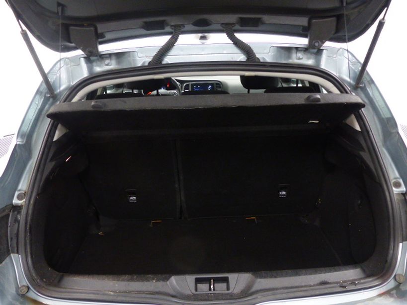 RENAULT MEGANE IV BERLINE 2021 - Photo n°10