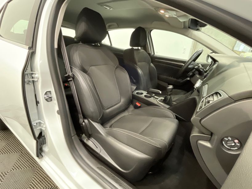 RENAULT MEGANE IV BERLINE 2021 - Photo n°41