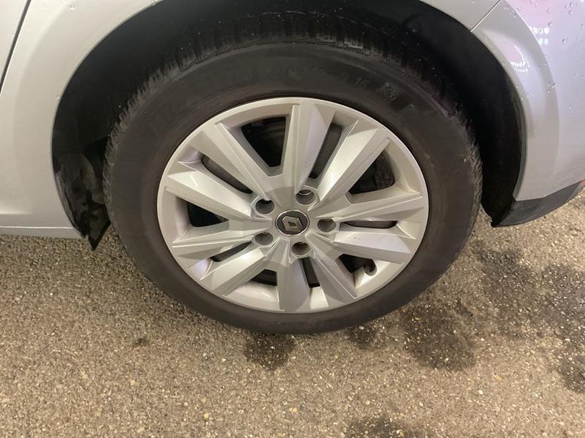 RENAULT MEGANE IV BERLINE 2021 - Photo n°3