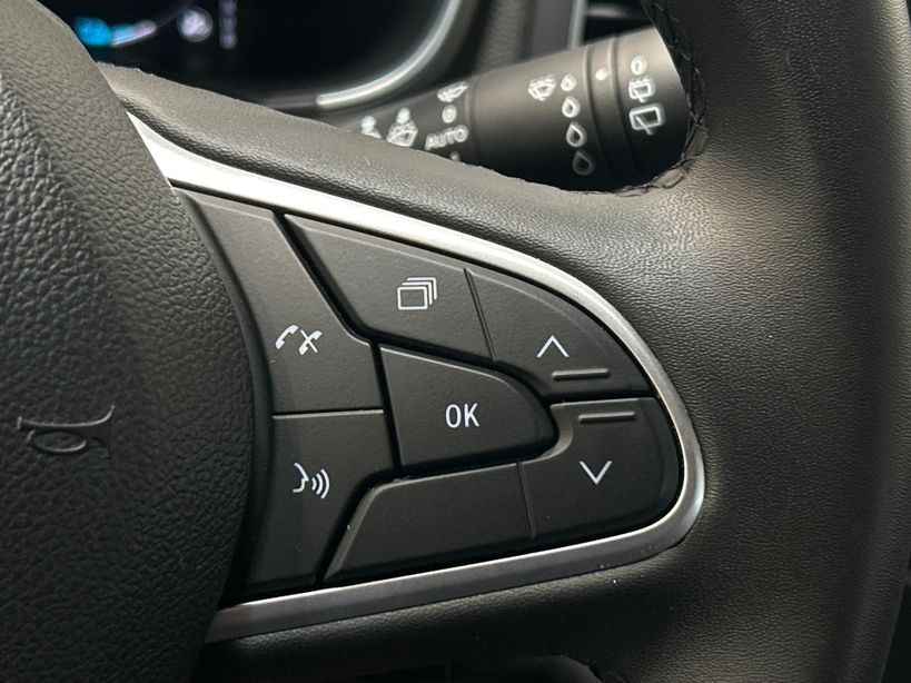RENAULT MEGANE IV BERLINE 2023 - Photo n°25