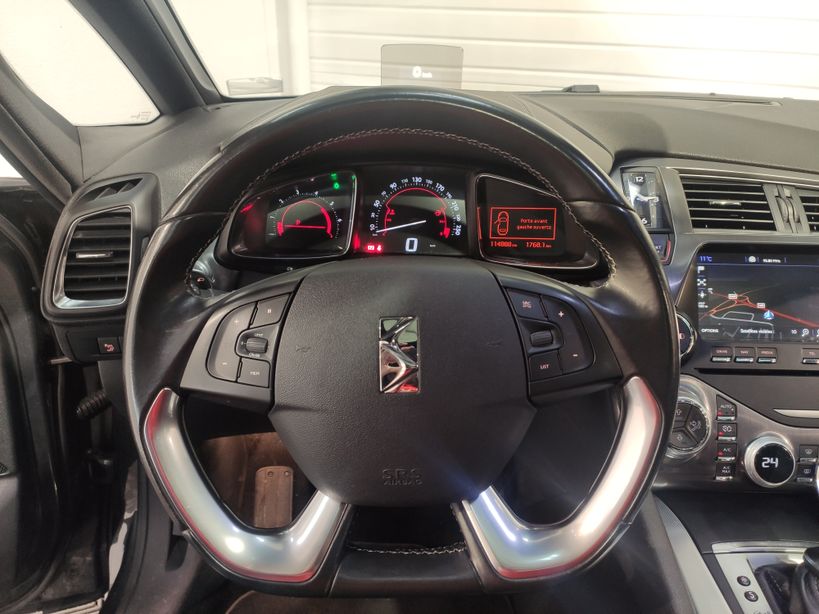 DS DS5 EXECUTIVE 2016 - Photo n°17